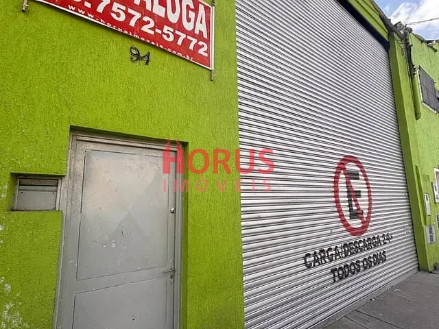 Galpão / Barracão com 220m², para alugar, no bairro Jardim Pereira Leite em São Paulo
