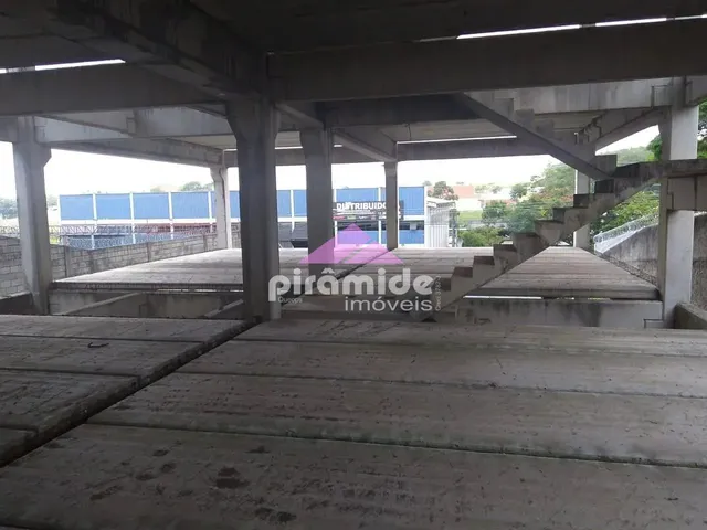 Galpão com 1800m², à venda, no bairro Chácaras Reunidas em São José Dos Campos