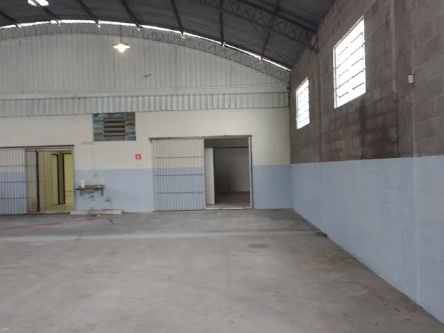 Galpão com 1000m², para alugar, no bairro Chácaras Reunidas em São José Dos Campos