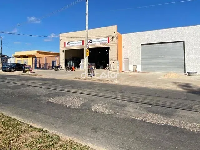 Galpão / Barracão com 360m², para alugar, no bairro Xangri-Lá em Contagem