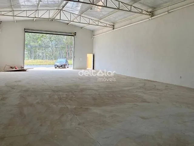 Galpão / Barracão com 360m², para alugar, no bairro Xangri-Lá em Contagem