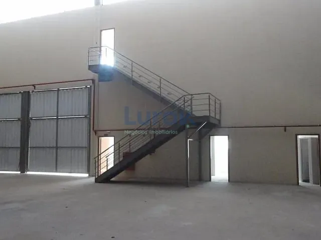 Galpão / Barracão com 2000m², para alugar, no bairro Jardim São Pedro em Hortolândia