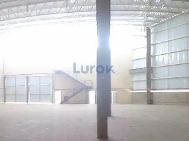 Galpão / Barracão com 2000m², para alugar, no bairro Jardim São Pedro em Hortolândia