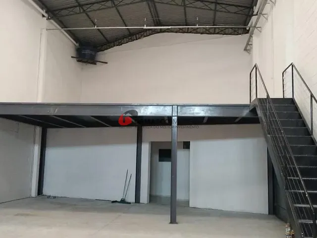 Galpão / Barracão para alugar, no bairro Prosperidade em São Caetano do Sul