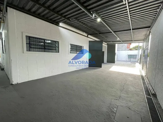 Galpão com 720m², para alugar, no bairro Jardim Imperial em São José Dos Campos