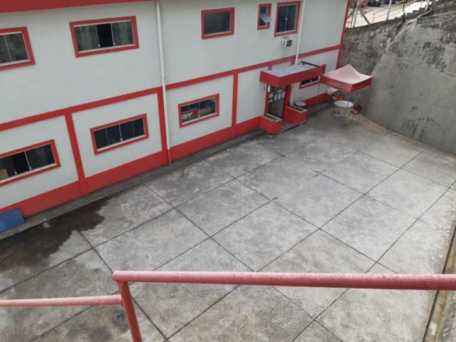 Galpão / Barracão à venda ou para alugar, no bairro Pedro do Rio em Petrópolis