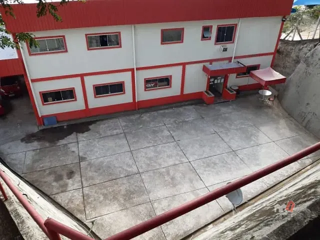 Galpão / Barracão à venda ou para alugar, no bairro Pedro do Rio em Petrópolis