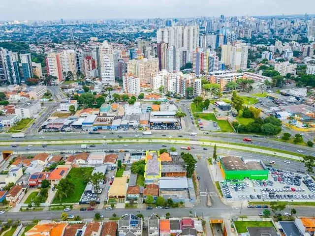 Galpão à venda, no bairro Tarumã em Curitiba