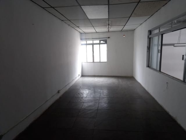 Galpão / Barracão com 1080m², à venda, no bairro Vila Gumercindo em São Paulo