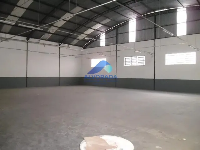 Galpão com 600m², para alugar, no bairro Chácaras Reunidas em São José Dos Campos