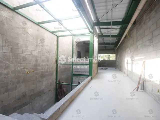 Galpão / Barracão com 220m², para alugar, no bairro Vila Assunção em Santo André