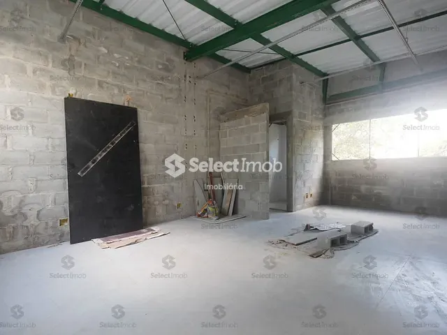 Galpão / Barracão com 220m², para alugar, no bairro Vila Assunção em Santo André