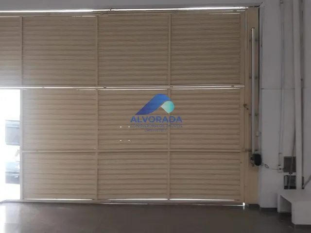 Galpão com 300m², para alugar, no bairro Jardim San Marino em São José Dos Campos