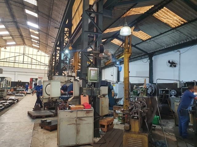 Foto do Galpão / Barracão - Excelente Galpão comercial no bairro Tatuapé com área de 1459m² e ponte rolante para 16ton , situado na zona leste de São Paulo - SP | Thiago Imóveis