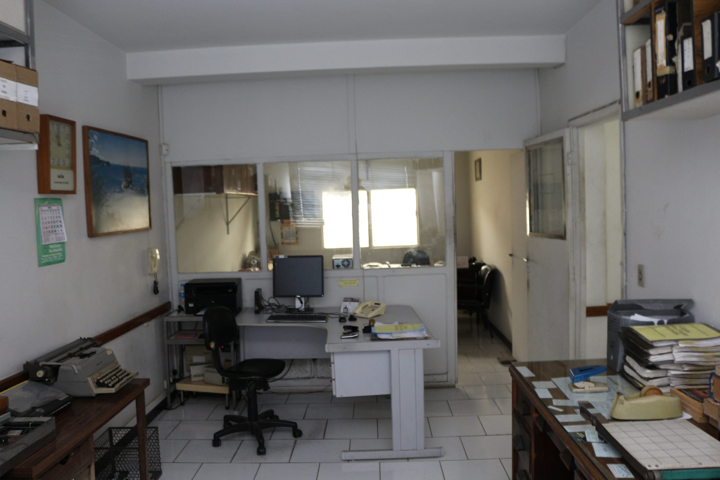 Galpão com 480 m² de vão livre, 4 banhos, 100 metros de escritório, com 3 portas de aço, pé direito duplo, à venda, Caiçaras, Belo Horizonte, MG miniatura 22