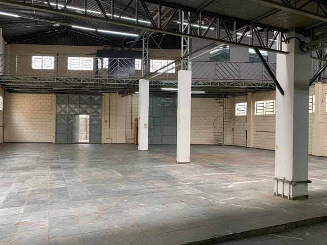 Foto do Galpão / Barracão - Excelente Galpão comercial para Locação, com 600 metros de construção, 8 metros de Pe direito, 5 vagas , Jardim Modelo, São Paulo - SP | Imobiliária Compare