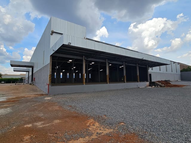 Foto do Galpão / Barracão - Galpão Logístico 1.750 m2, Pé dir 6.7 m, 5 docas, Guarita,Escritórios 250m2 área total 2000m2 Terreno 5.150m² no S.M.C. Ceilândia-DF | Jeziel Mendes Consultoria Imobiliária