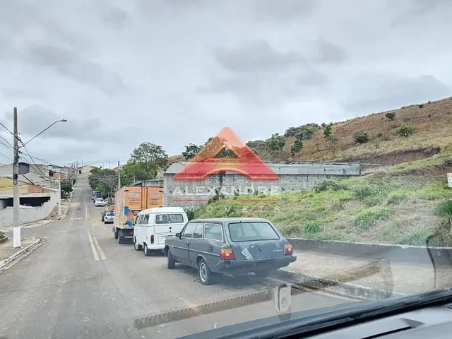 Galpão com 350m², à venda, no bairro Jardim Santa Júlia em São José Dos Campos