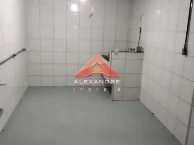 Galpão com 300m², à venda, no bairro Jardim San Marino em São José Dos Campos