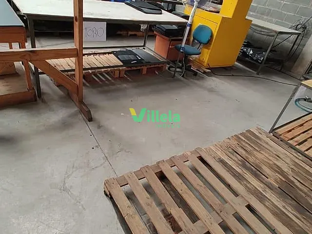 Galpão / Barracão com 700m², para alugar, no bairro Parque São Pedro em Itaquaquecetuba