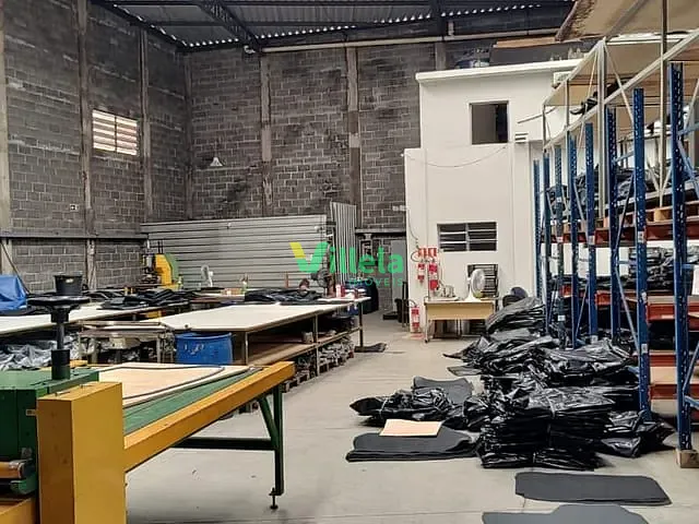 Galpão / Barracão com 700m², para alugar, no bairro Parque São Pedro em Itaquaquecetuba