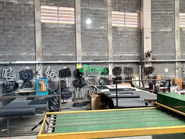 Galpão / Barracão com 700m², para alugar, no bairro Parque São Pedro em Itaquaquecetuba