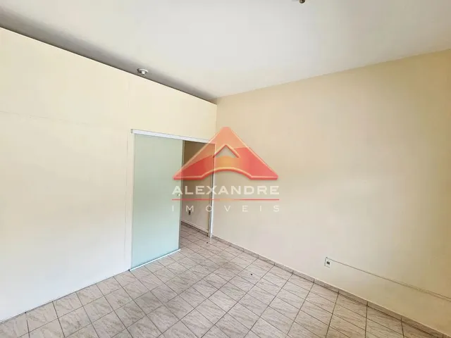 Loja com 300m², à venda, no bairro Vila Industrial em São José Dos Campos
