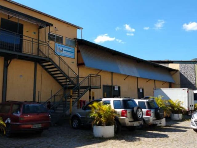 Galpão / Barracão para alugar, no bairro Corrêas em Petrópolis