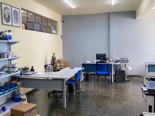Galpão / Barracão com 360m², à venda, no bairro Camargos em Belo Horizonte