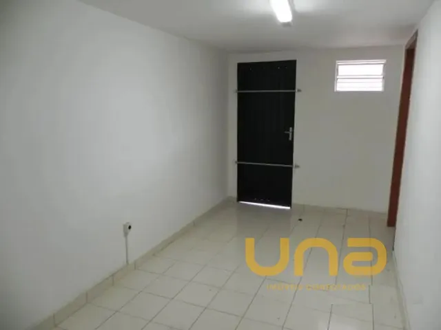 Galpão com 600m², para alugar, no bairro Não informado em Pinhais