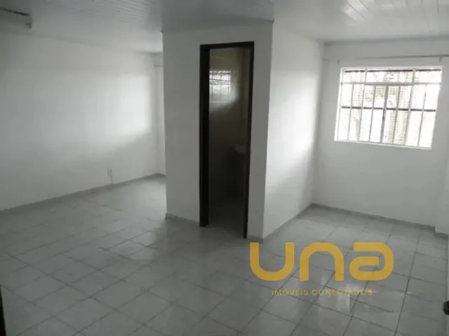 Galpão com 600m², para alugar, no bairro Não informado em Pinhais