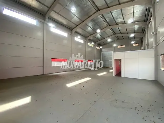 Galpão / Barracão com 306m², para alugar, no bairro Colinas em Concórdia