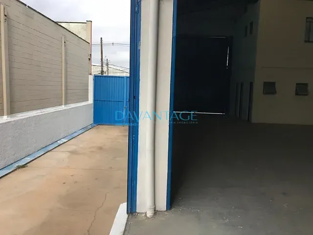 Galpão / Barracão com 1200m², para alugar, no bairro Jardim da Varzea em Santana de Parnaíba