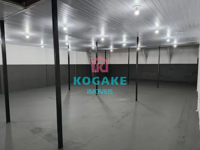 Galpão com 365m², para alugar, no bairro Jardim São Dimas em São José Dos Campos