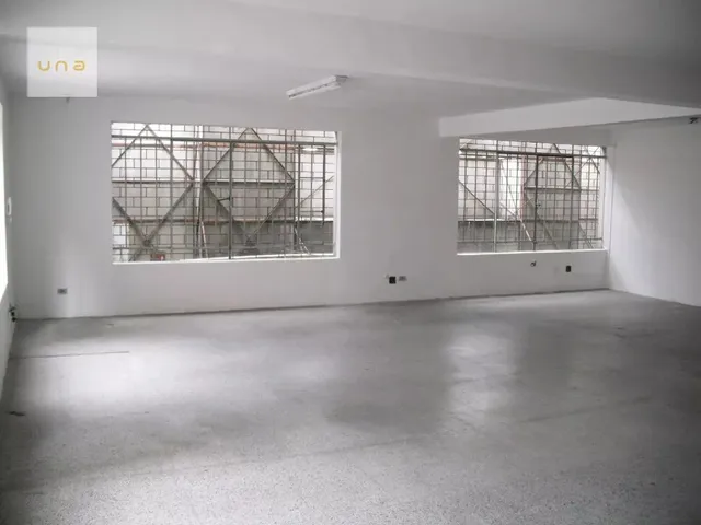 Galpão com 1012m², à venda, no bairro Cristo Rei em Curitiba