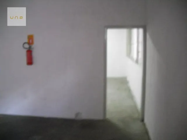 Galpão com 1012m², à venda, no bairro Cristo Rei em Curitiba
