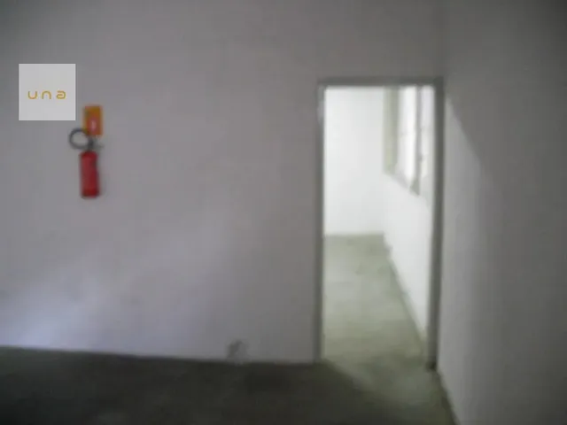 Galpão com 1012m², à venda, no bairro Cristo Rei em Curitiba