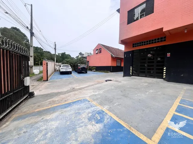 Galpão com 600m², para alugar, no bairro Santa Felicidade em Curitiba