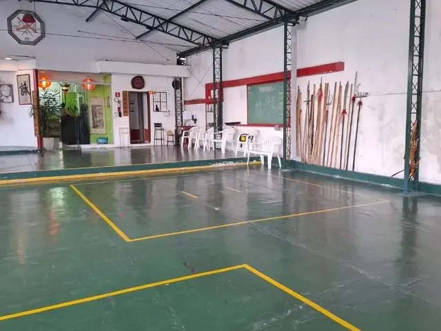 Galpão com 380m², à venda ou para alugar, no bairro Vila Adyana em São José Dos Campos