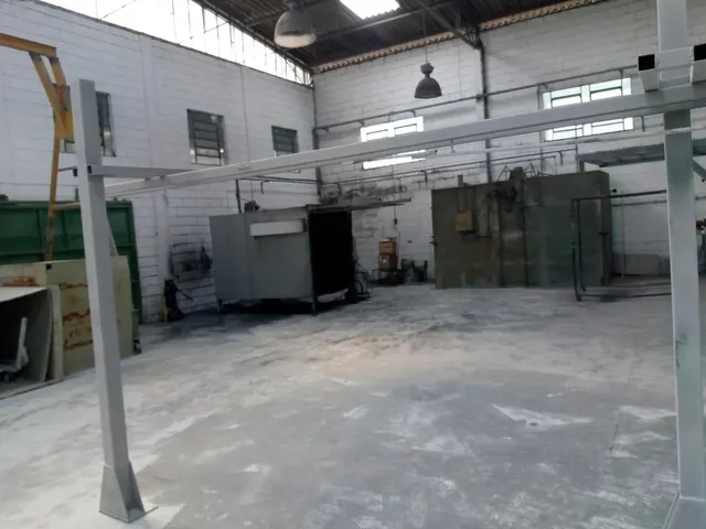 Galpão com 900m², à venda ou para alugar, no bairro Chácaras Reunidas em São José Dos Campos