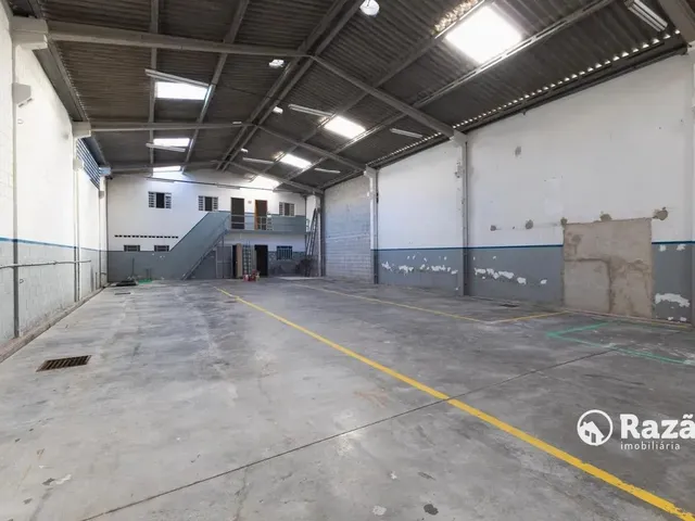 Galpão para alugar, no bairro Parolin em Curitiba