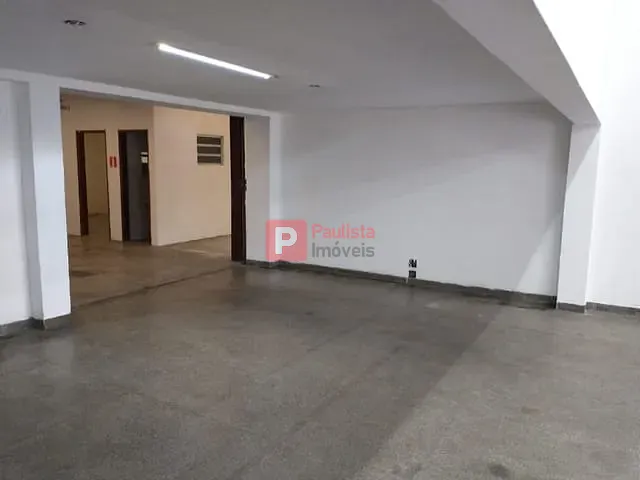 Galpão / Barracão com 350m², para alugar, no bairro Socorro em São Paulo