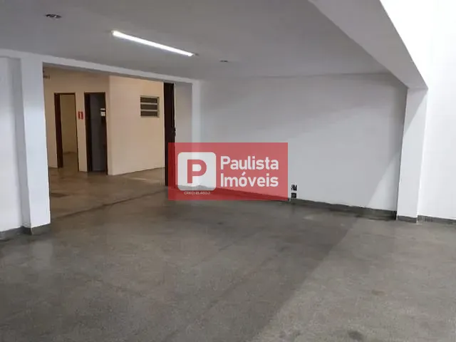 Galpão / Barracão com 350m², para alugar, no bairro Socorro em São Paulo