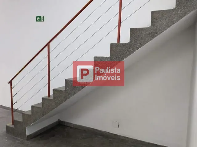 Galpão / Barracão com 350m², para alugar, no bairro Socorro em São Paulo