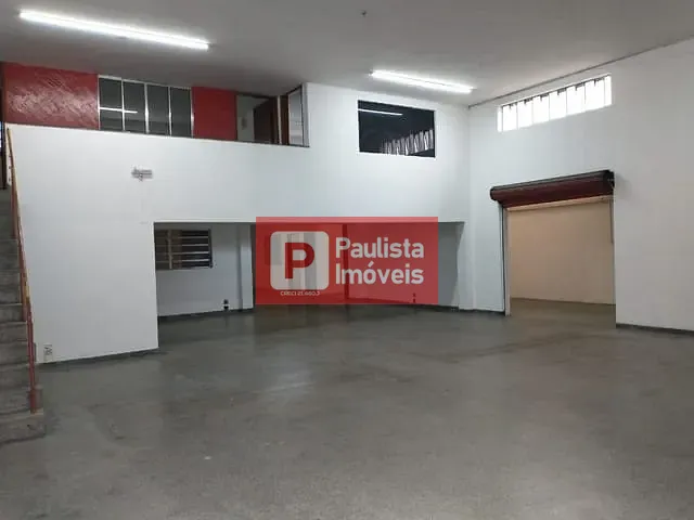 Galpão / Barracão com 350m², para alugar, no bairro Socorro em São Paulo