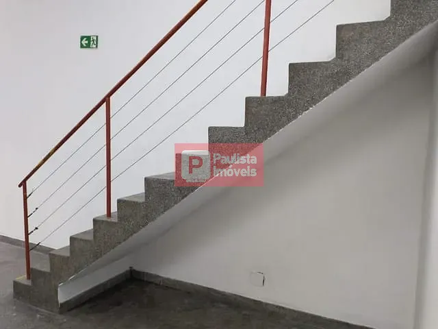 Galpão / Barracão com 350m², para alugar, no bairro Socorro em São Paulo