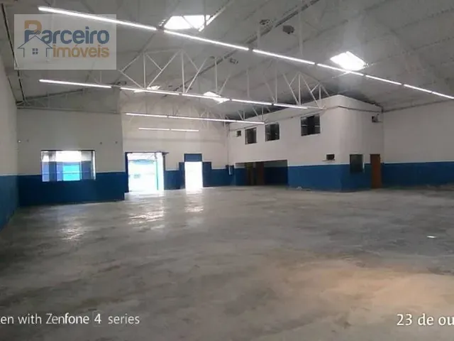 Galpão / Barracão com 1000m², à venda, no bairro Vila Carmosina em São Paulo