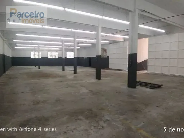 Galpão / Barracão com 1000m², à venda, no bairro Vila Carmosina em São Paulo