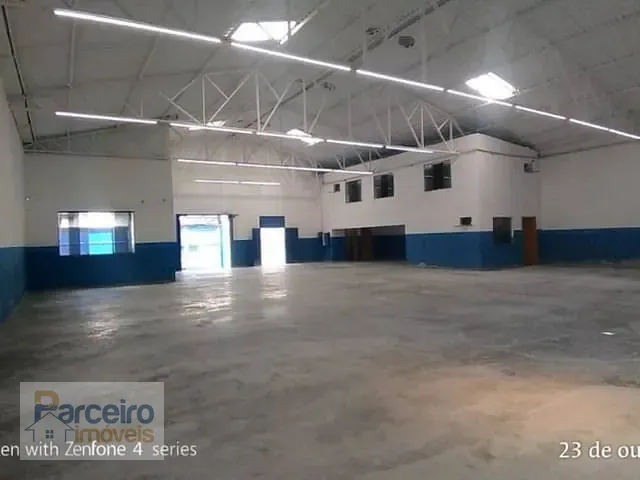 Galpão / Barracão com 1000m², à venda, no bairro Vila Carmosina em São Paulo