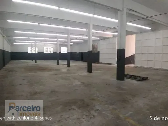 Galpão / Barracão com 1000m², à venda, no bairro Vila Carmosina em São Paulo